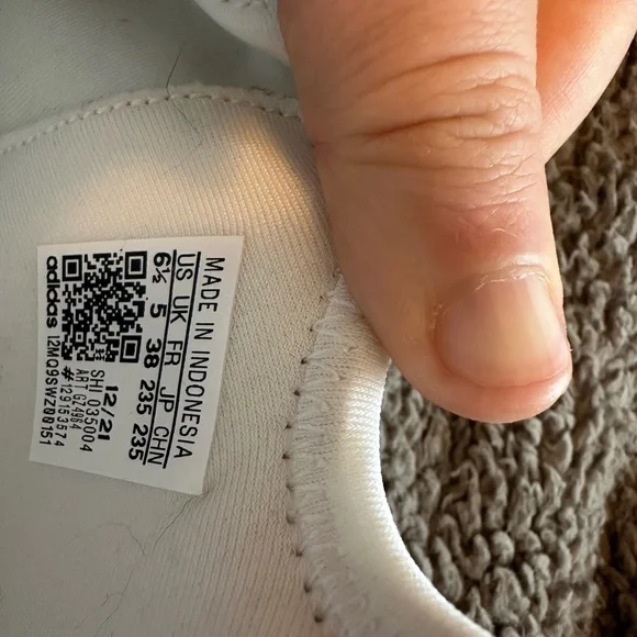 Adidas Kids White and Pink Sneakers - Picture 4 of 4